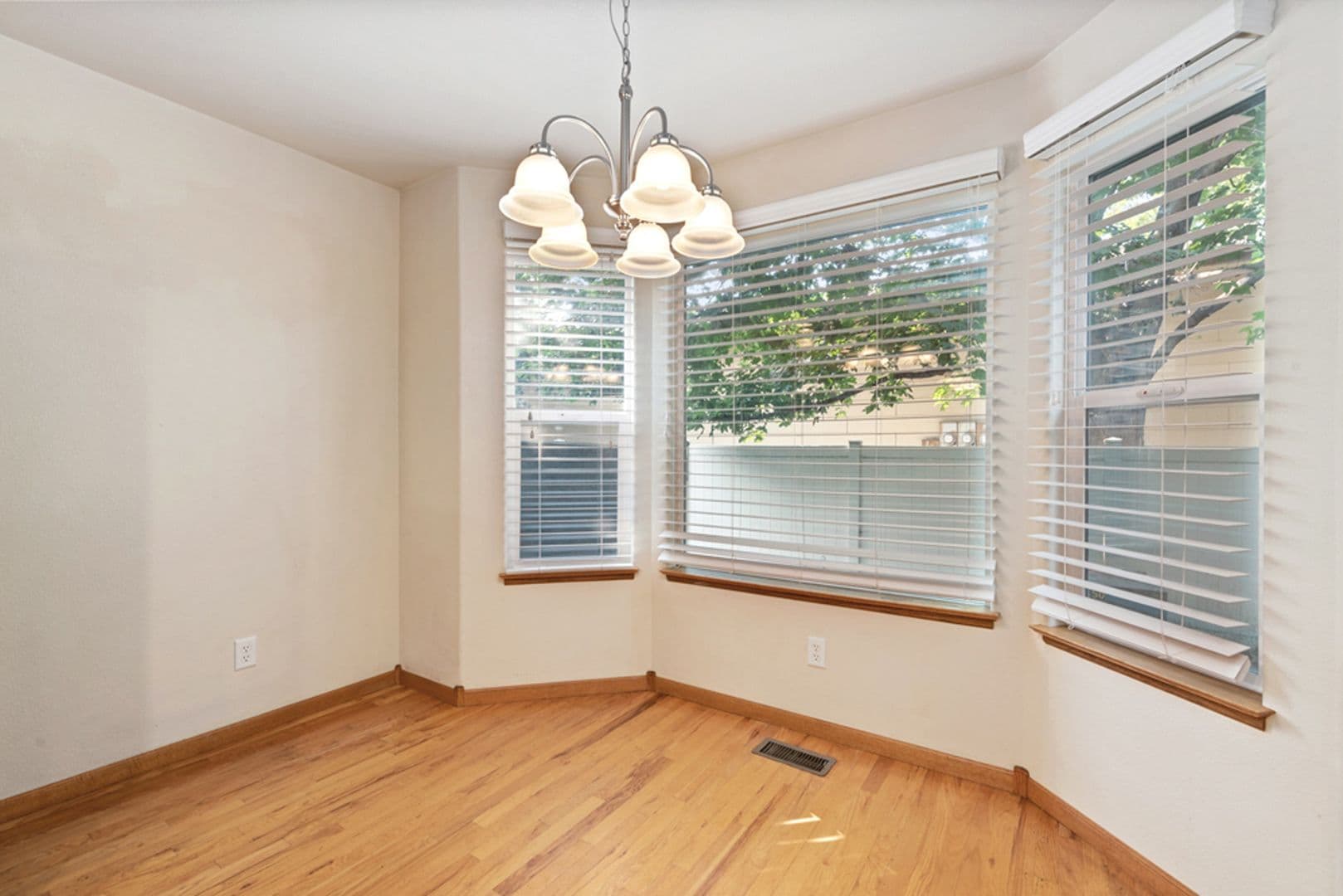 Loveland House: 1408 S California Ave