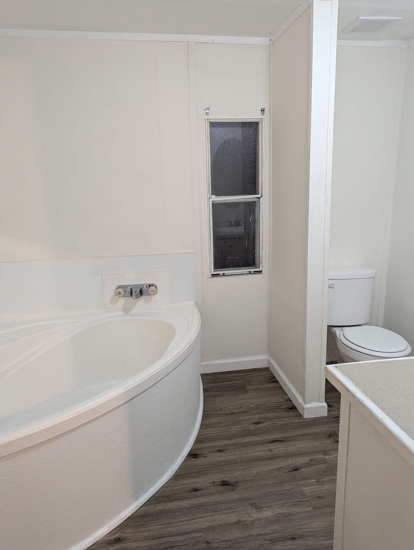 Cabot Apartment: 1000 W. Locust Street