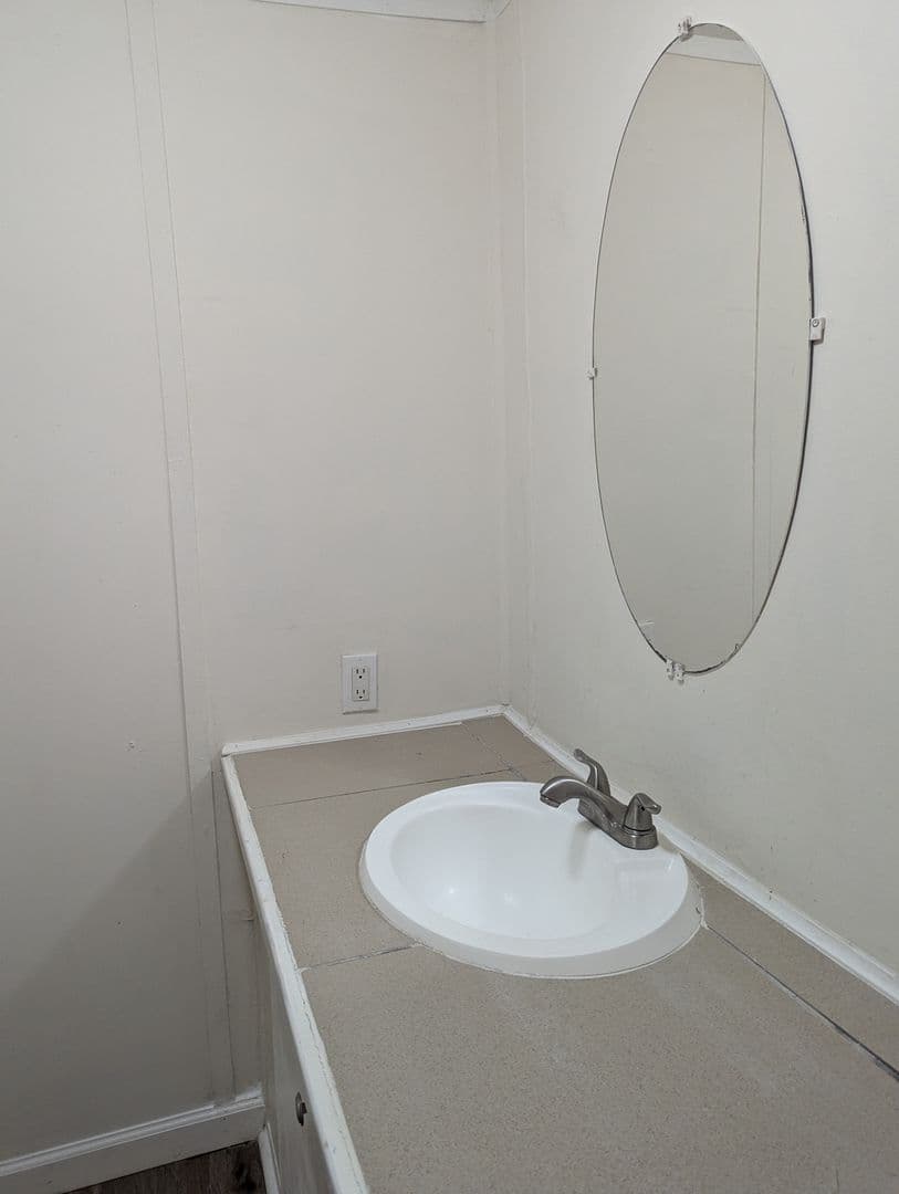 Cabot Apartment: 1000 W. Locust Street
