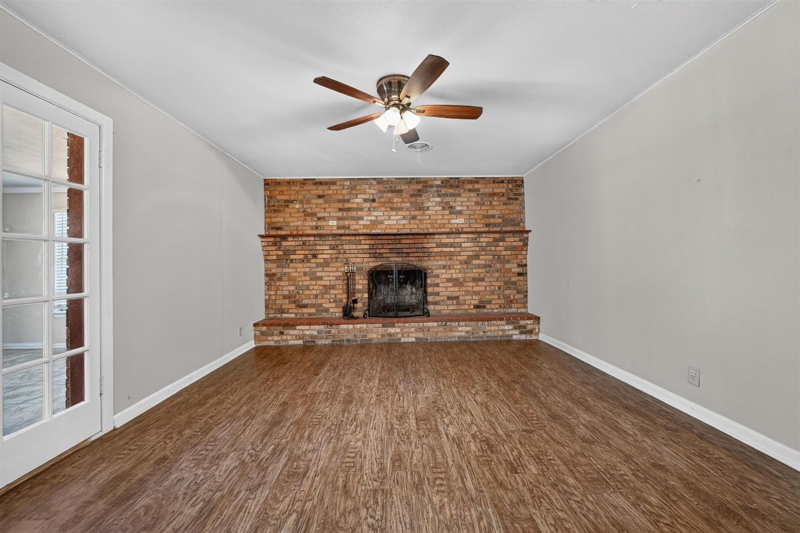 Fort Worth House: 5900 Whitman Ave.