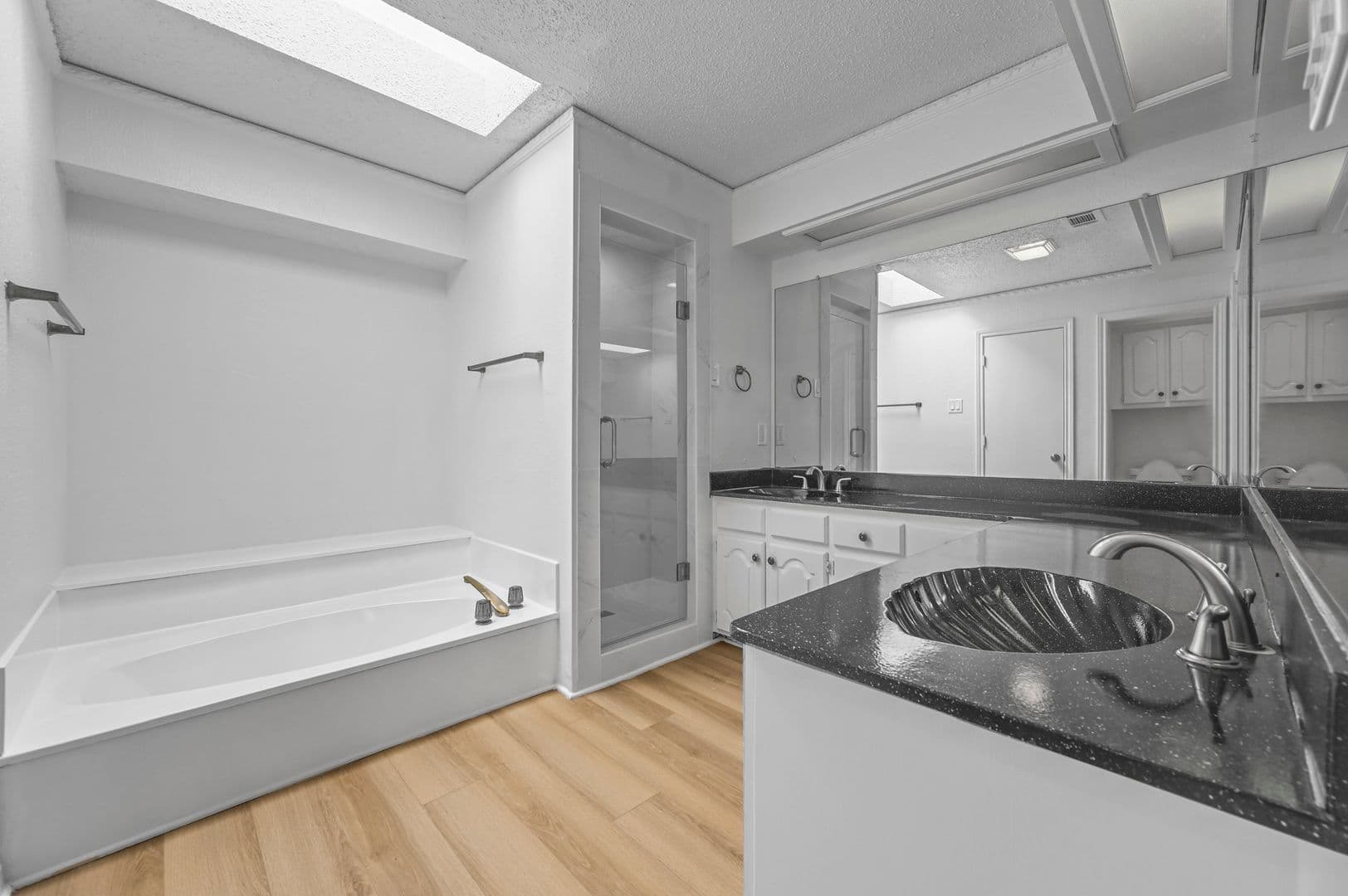 Dallas Apartment: 4007 Saint Christopher Lane