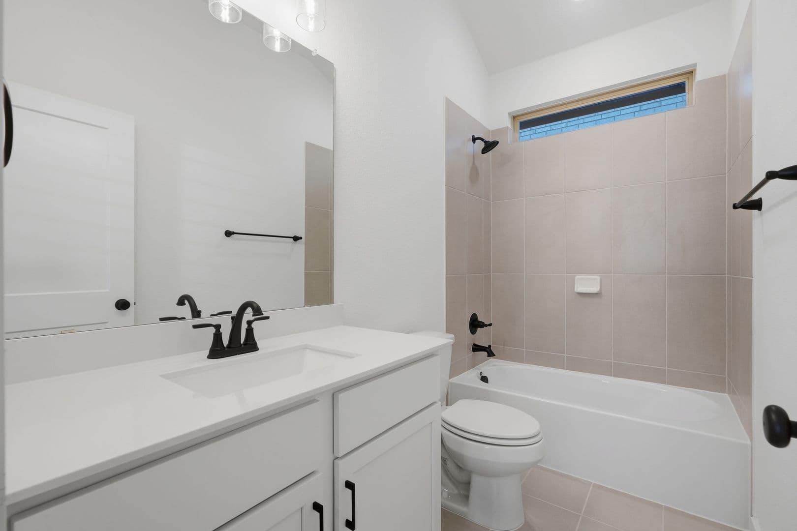 Celina House: 4866 Heirloom Ln