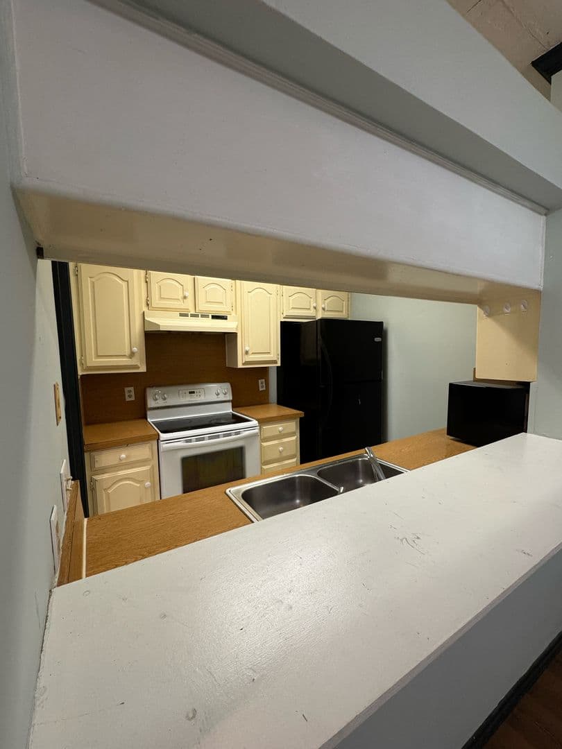 Denton House: 201 E Windsor Dr