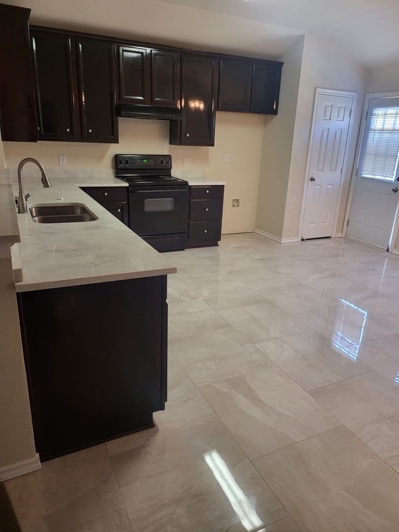 Denton House: 2313 Belmont Park Dr