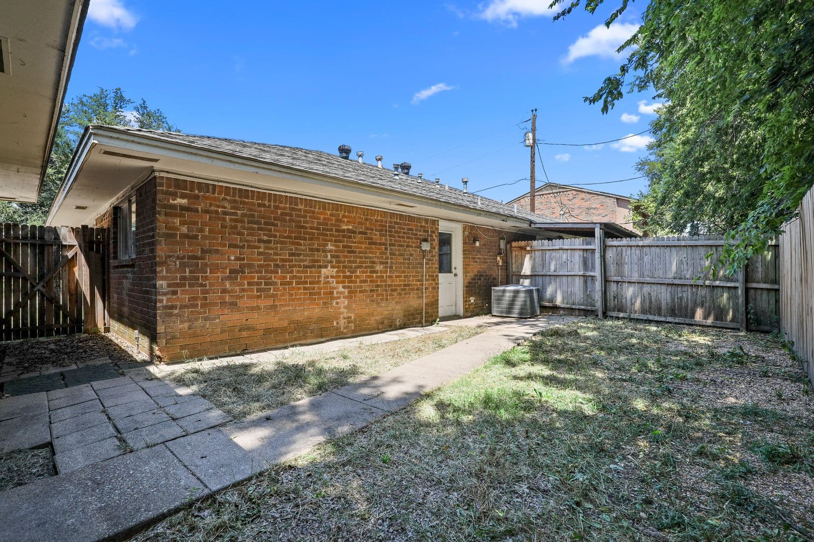 McKinney Apartment: 2429 Lakeview Cir