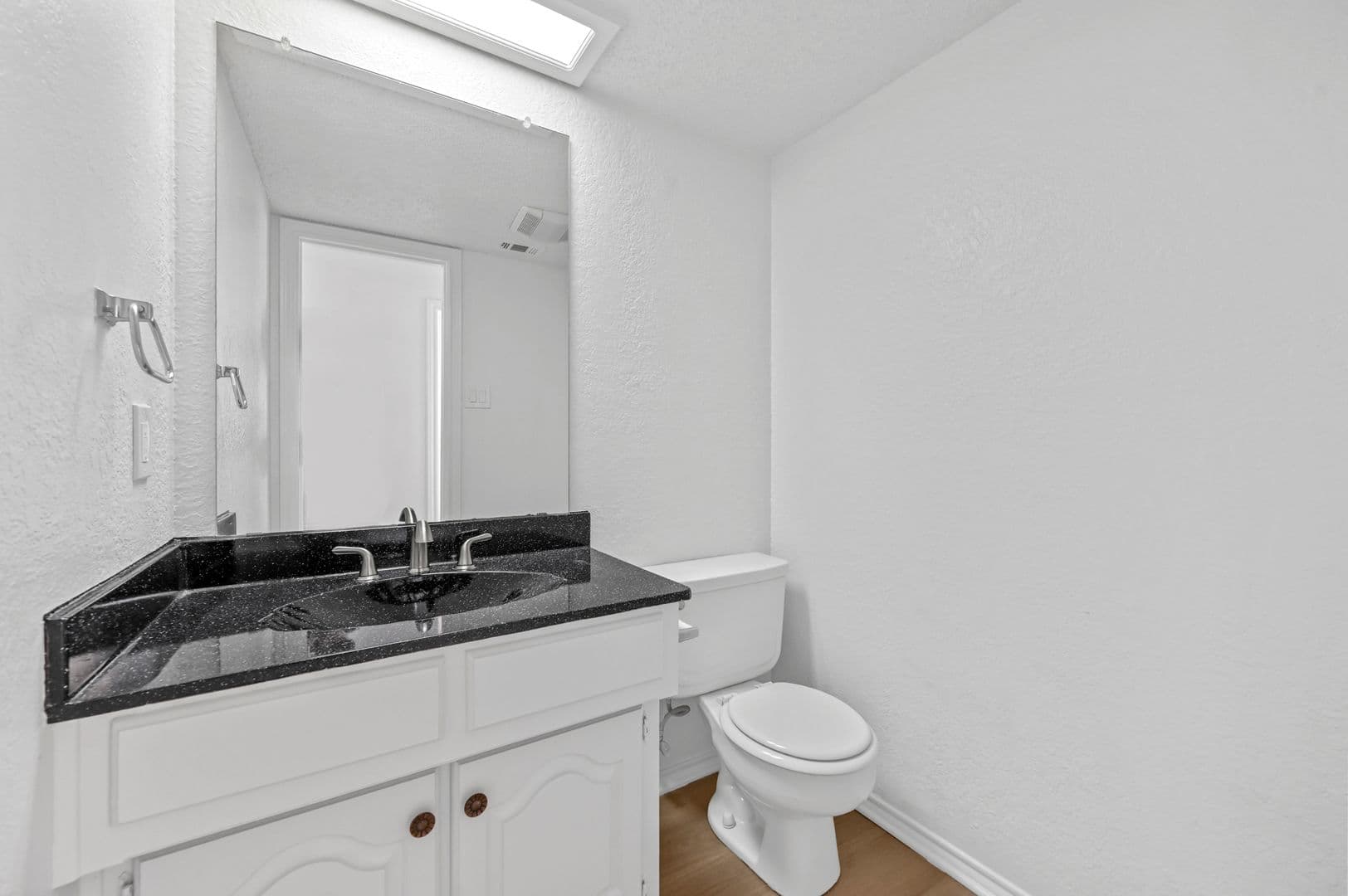Dallas Apartment: 4007 Saint Christopher Lane