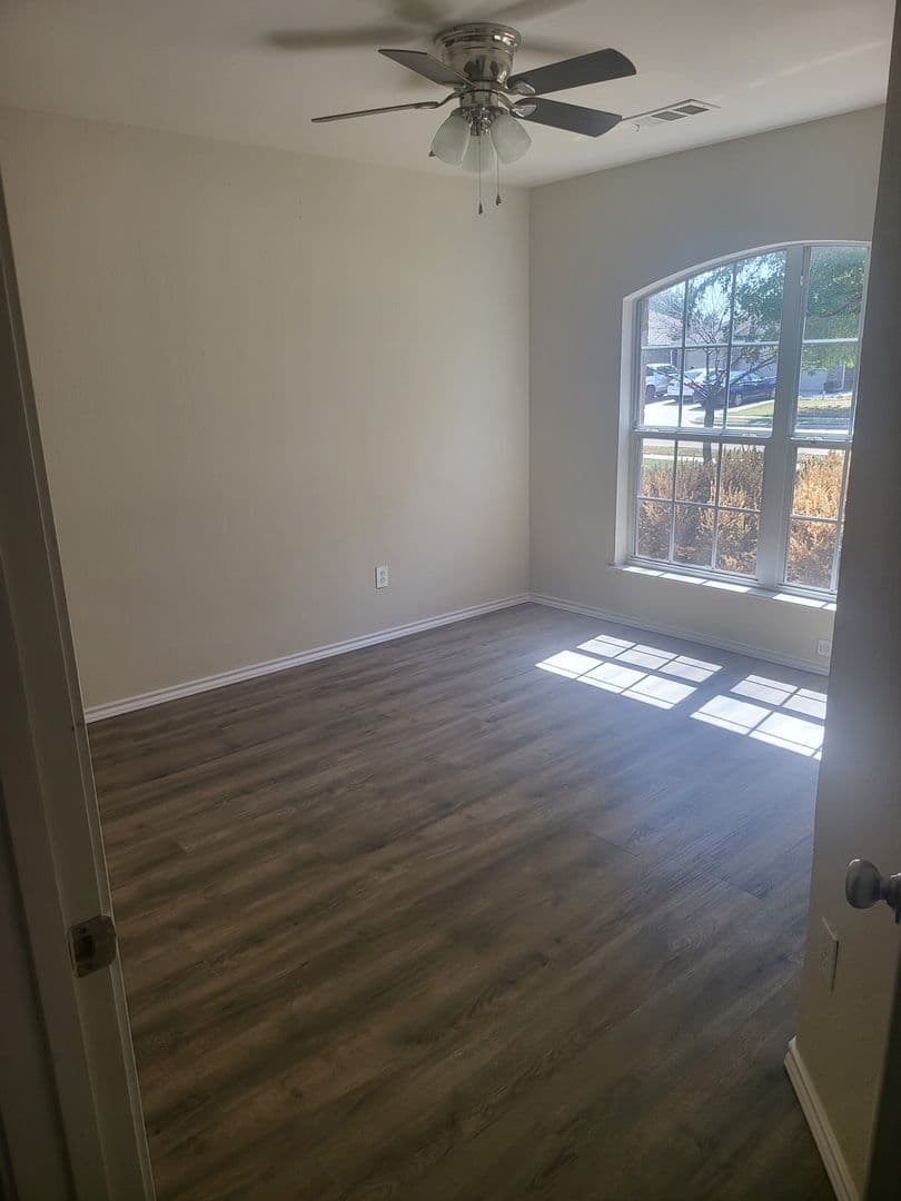 Denton House: 2313 Belmont Park Dr