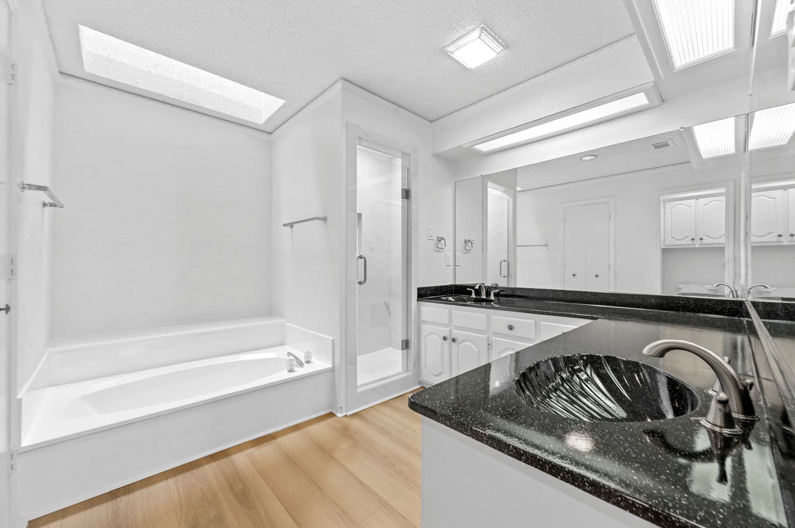 Dallas Apartment: 4007 Saint Christopher Lane