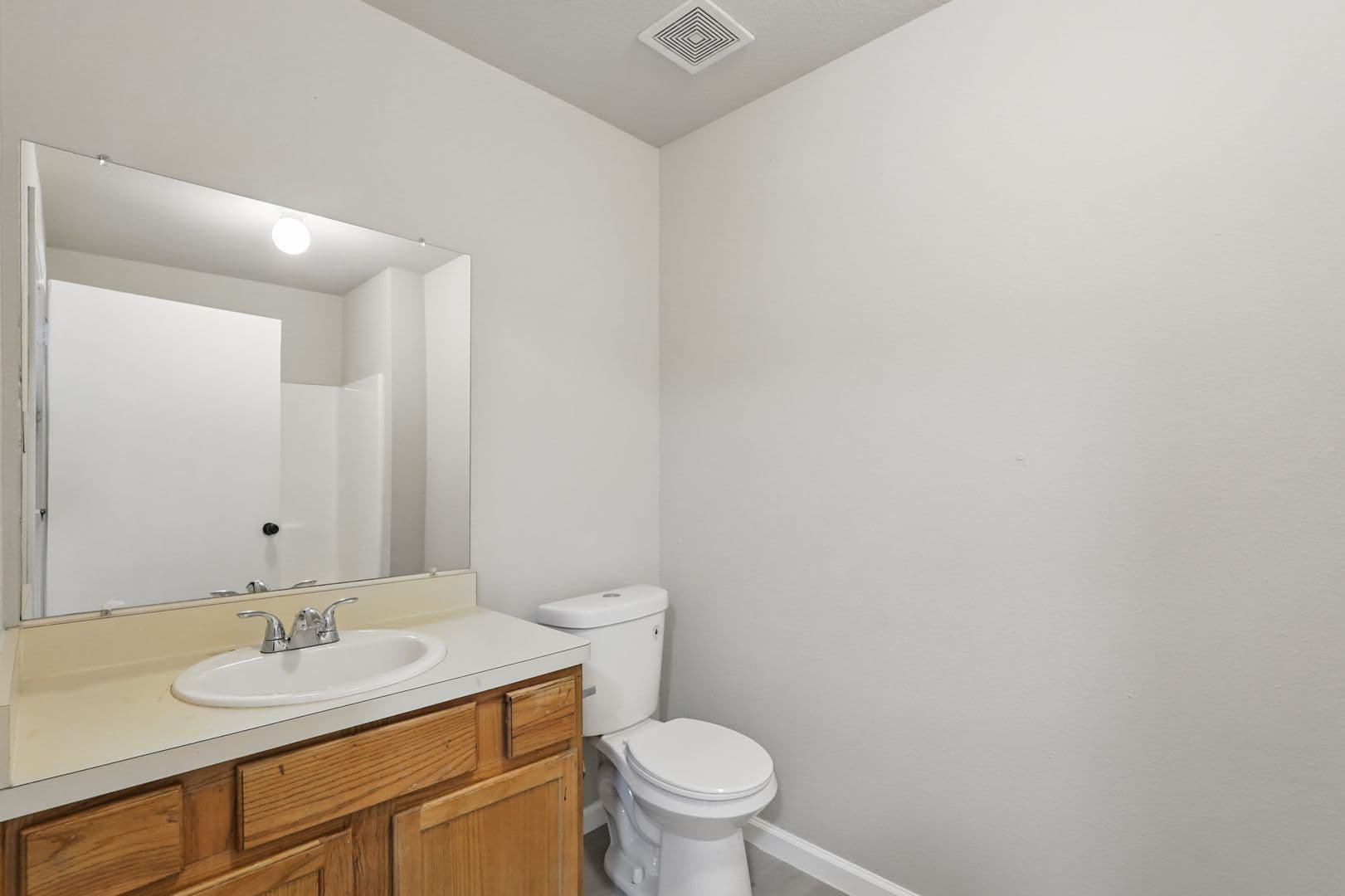 Lancaster House: 921 Potomac Dr
