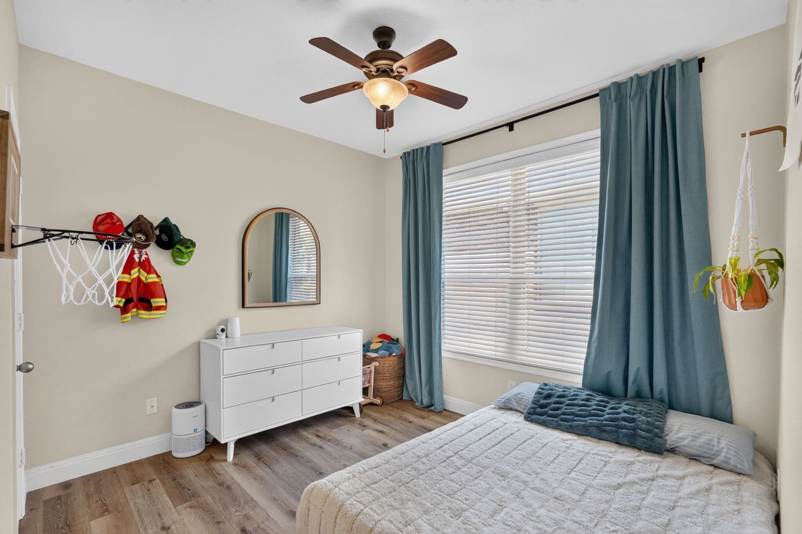 Wylie House: 1722 Oak Glen Dr