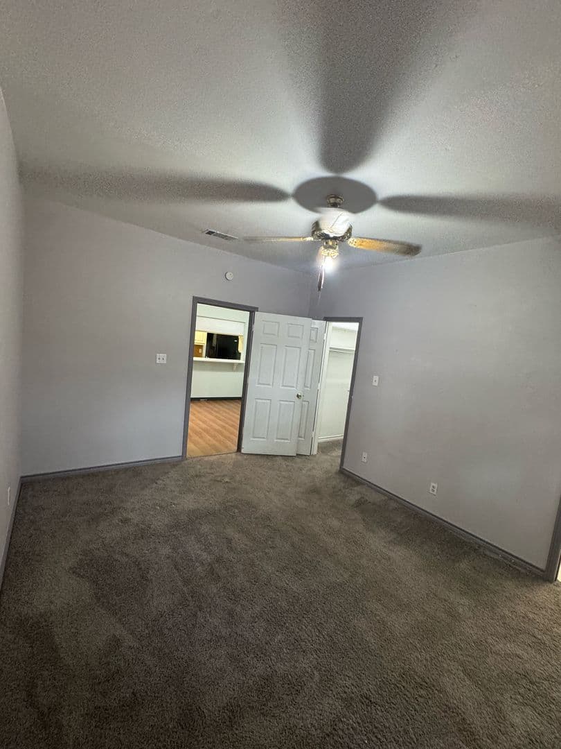Denton House: 201 E Windsor Dr
