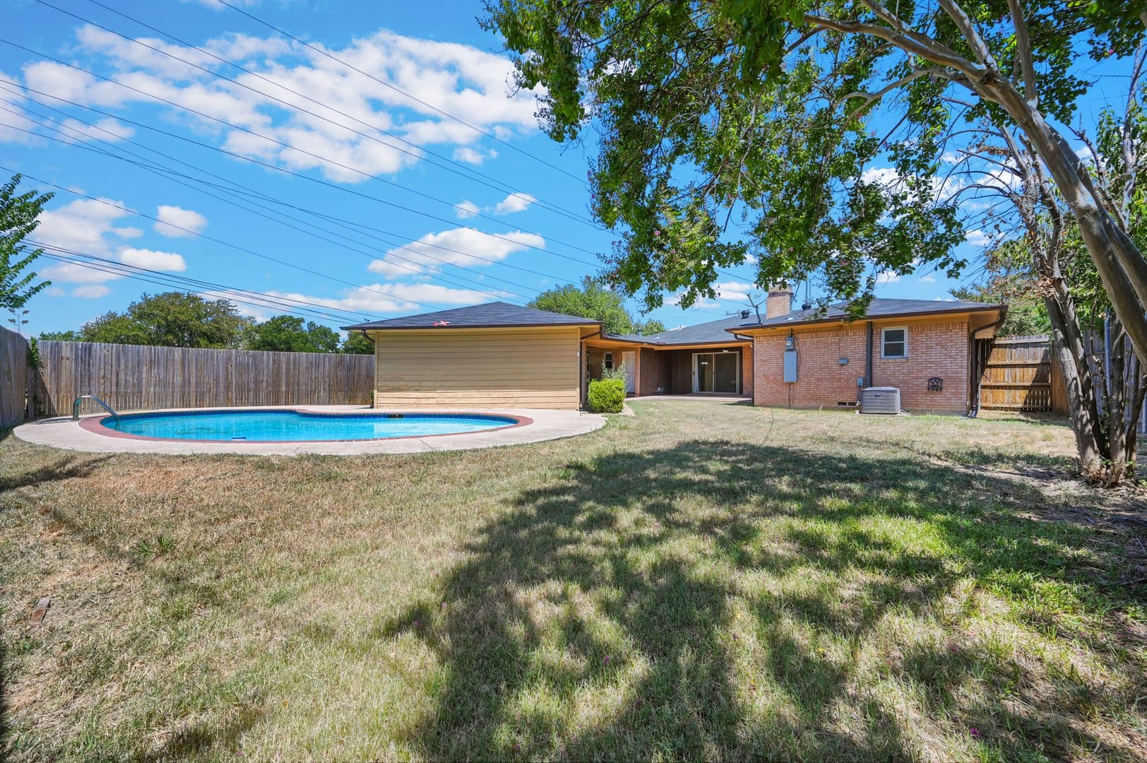 Dallas House: 3468 Townsend Dr.