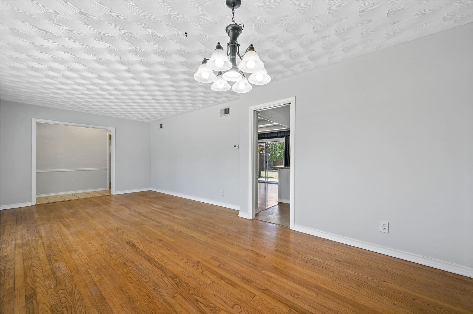 Dallas House: 3468 Townsend Dr.