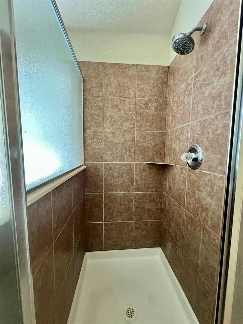 Arlington House: 1801 Kathryn Ct