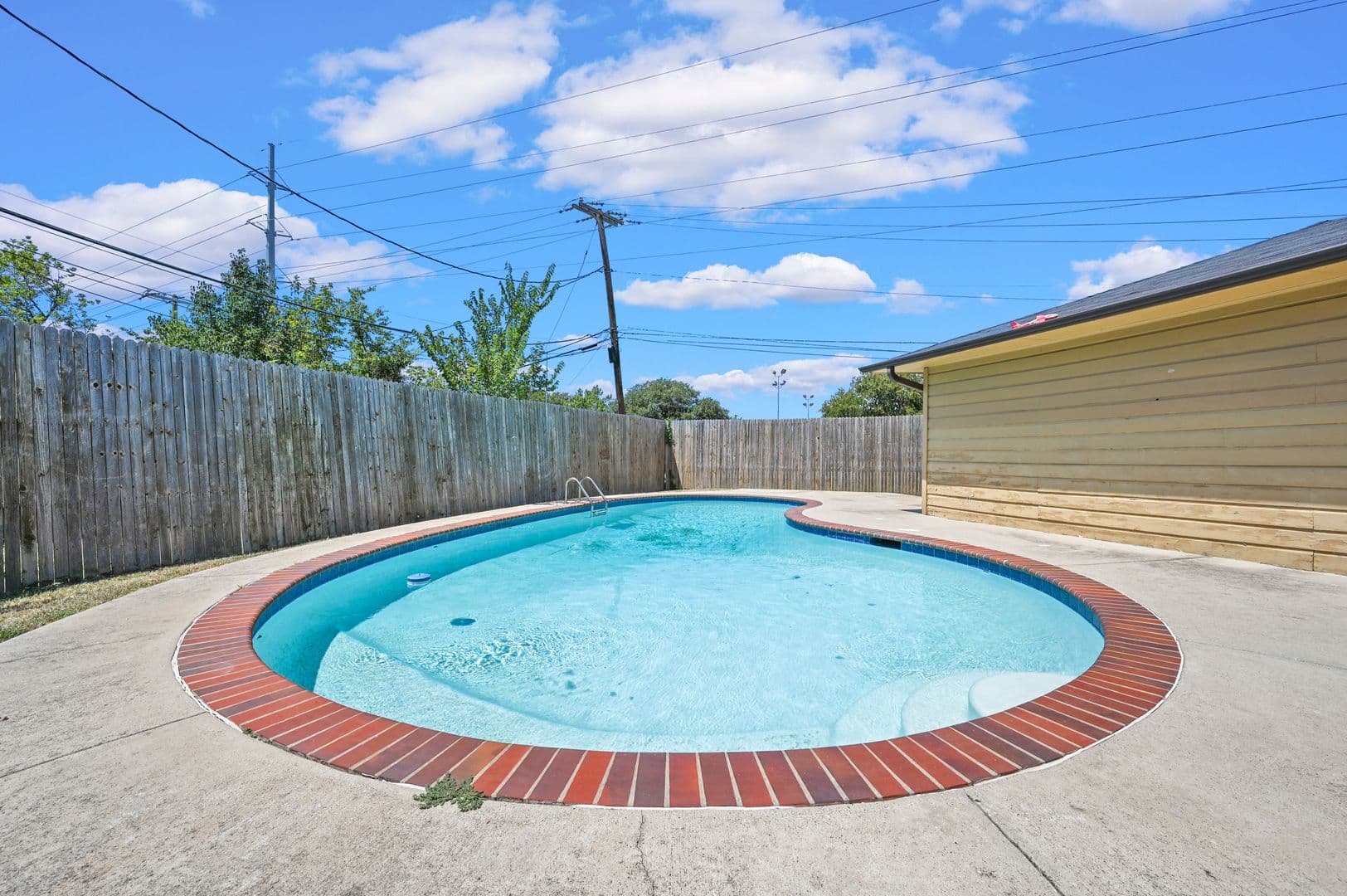 Dallas House: 3468 Townsend Dr.