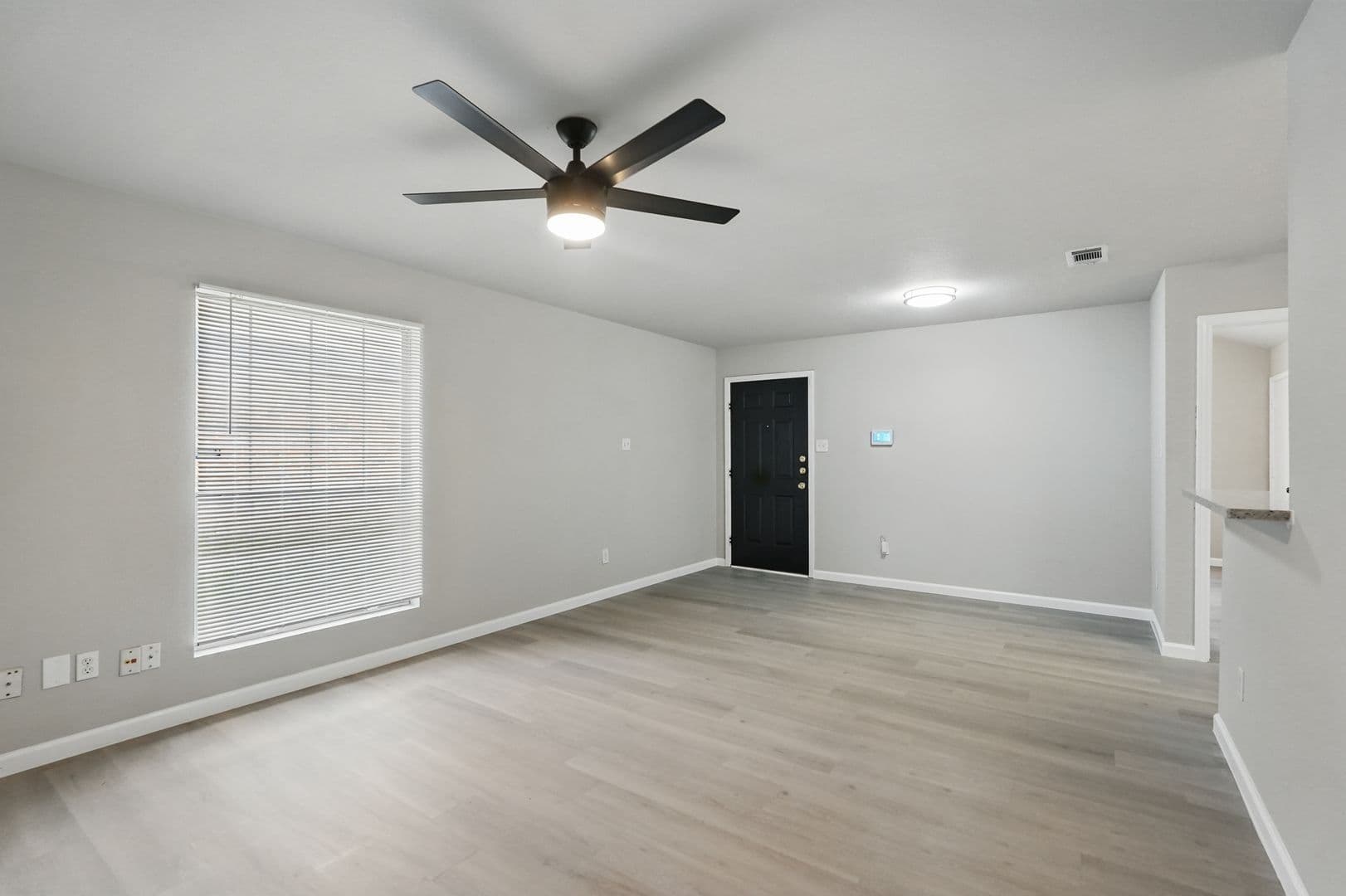 Lancaster House: 921 Potomac Dr