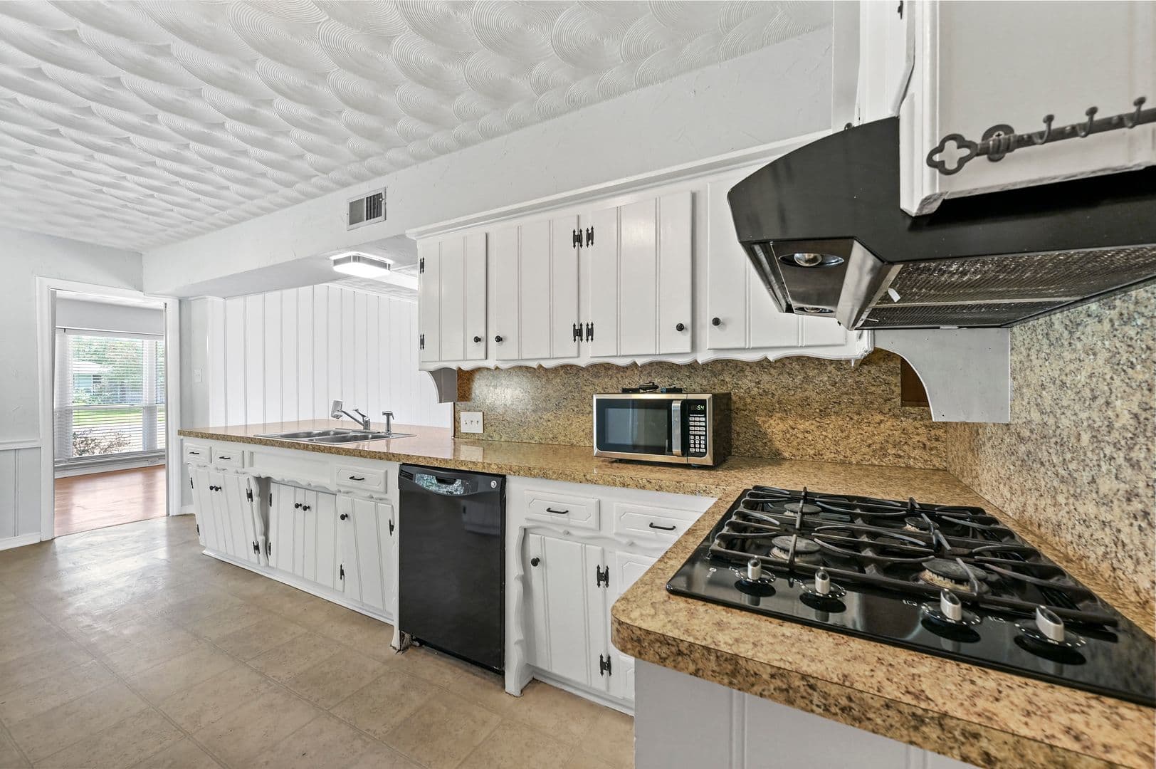 Dallas House: 3468 Townsend Dr.
