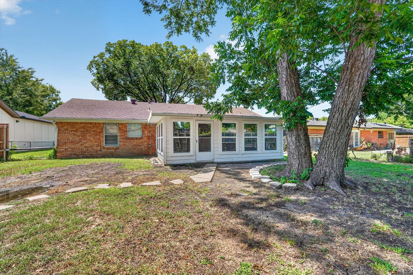 Dallas House: 2539 Highwood Dr
