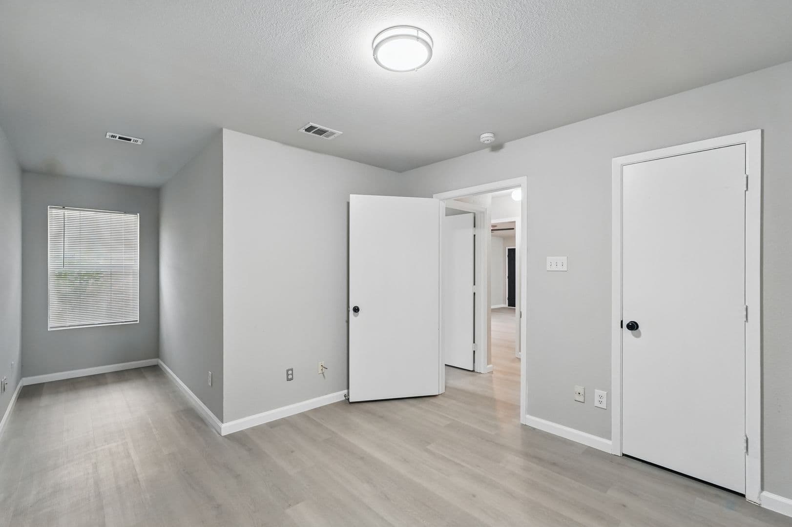 Lancaster House: 844 Potomac Dr
