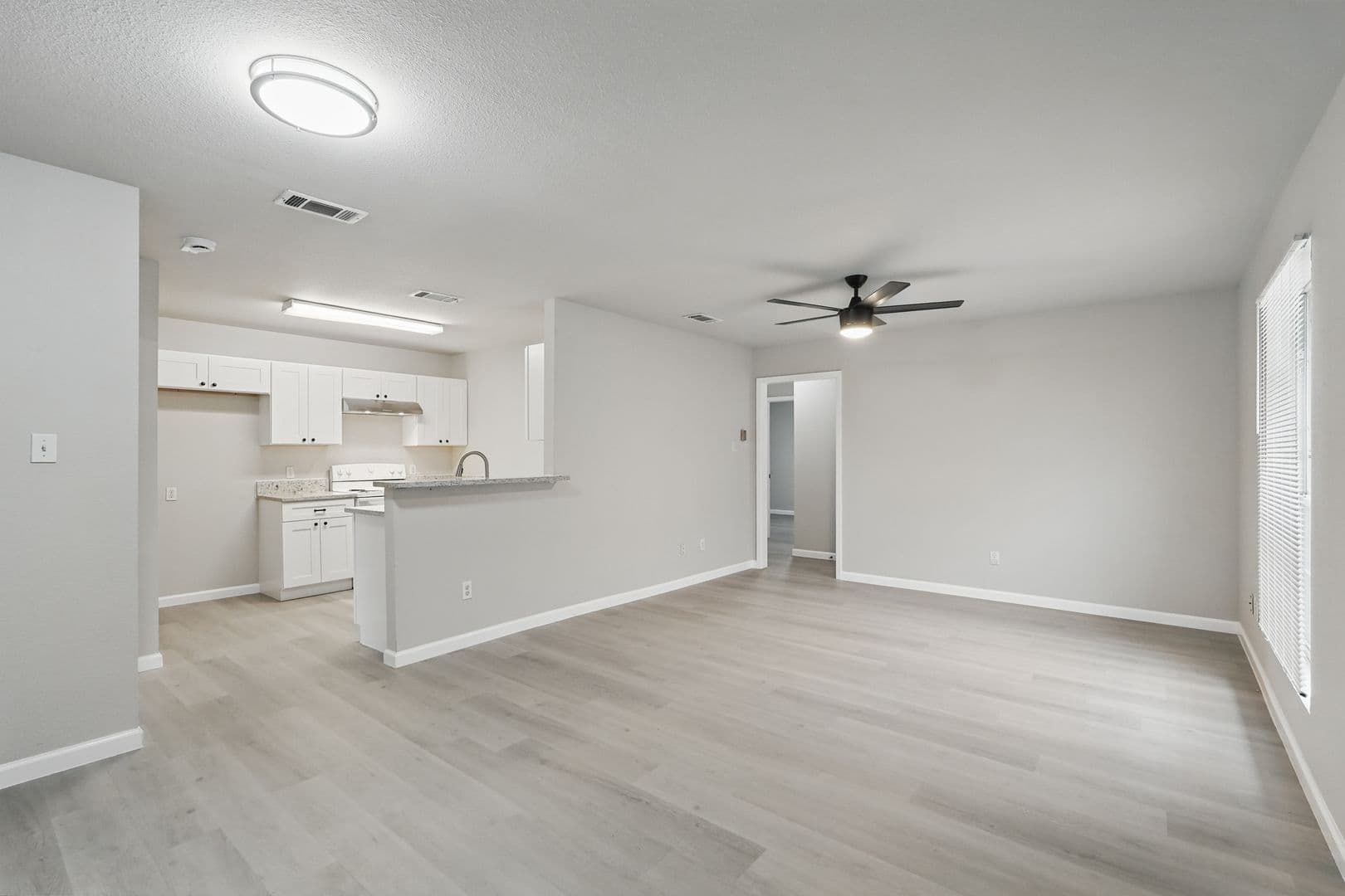 Lancaster House: 844 Potomac Dr