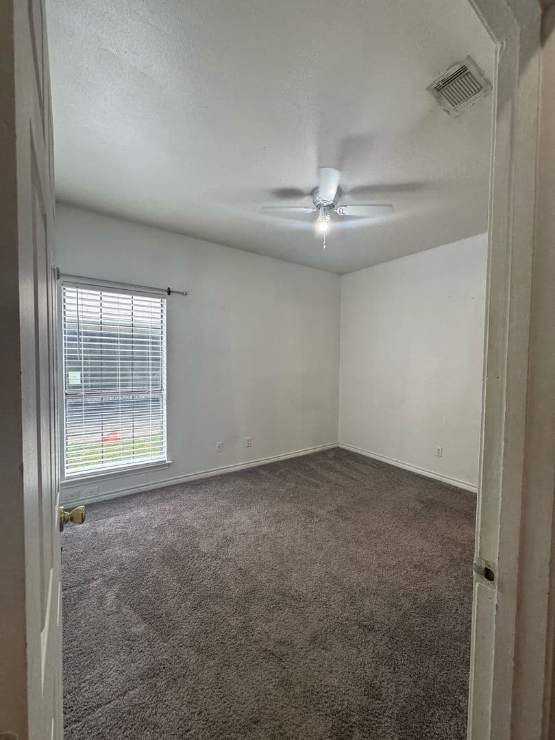 Denton House: 201 E Windsor Dr