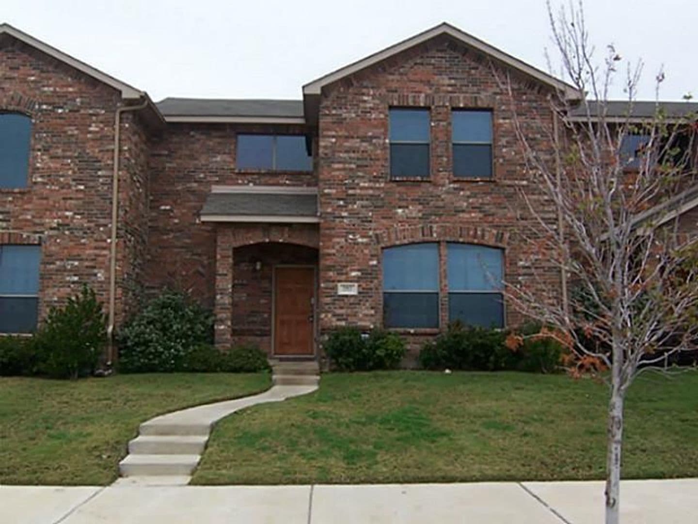 Denton Townhome: 5413 Soledad Dr