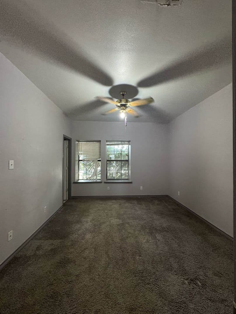 Denton House: 201 E Windsor Dr