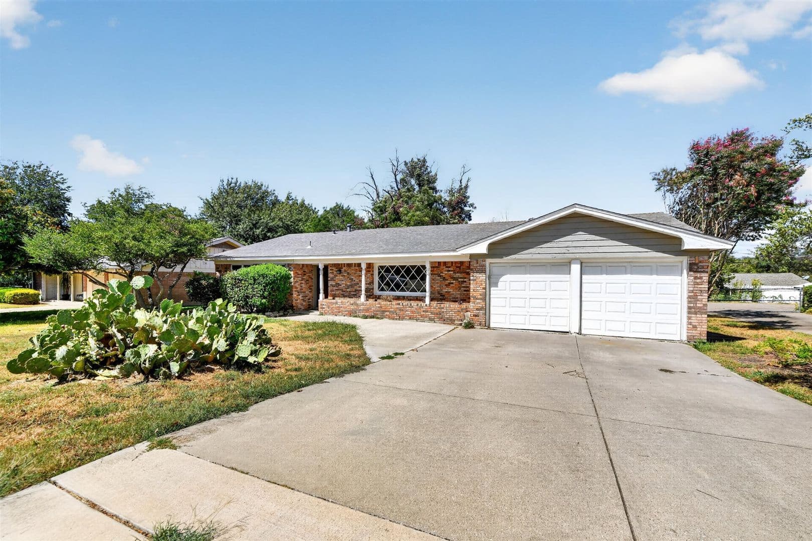 Fort Worth House: 5900 Whitman Ave.