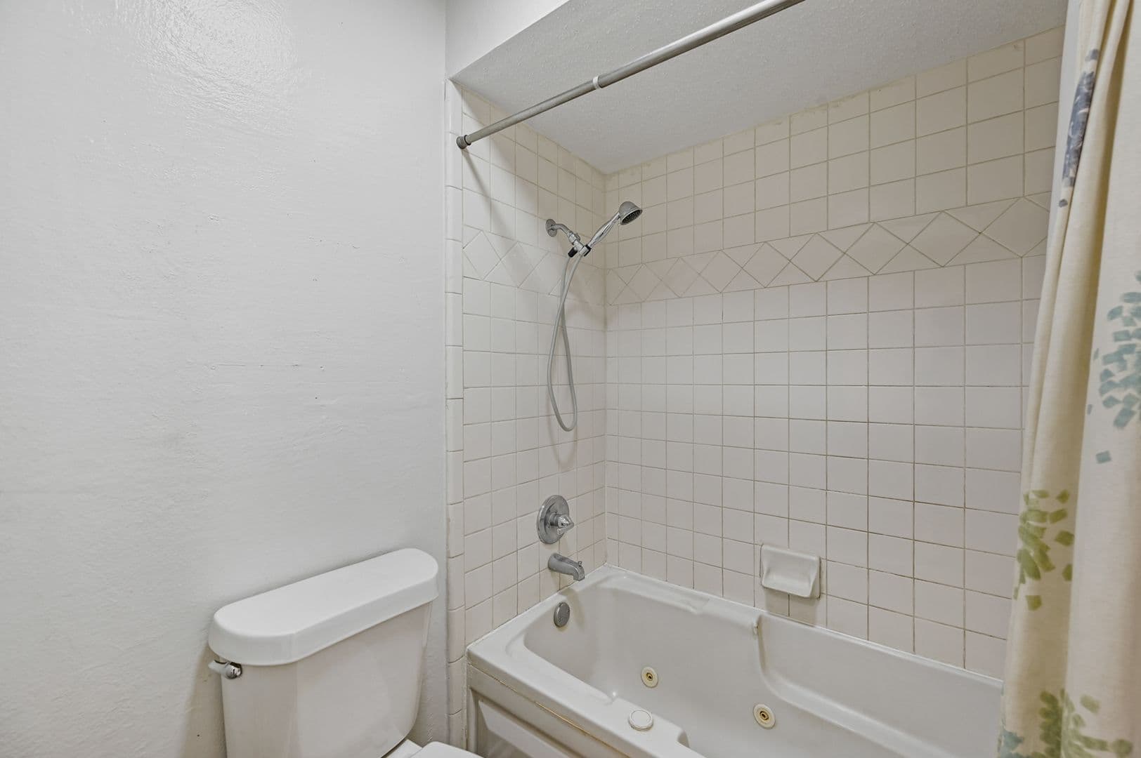 Lewisville House: 522 Hunters Glen St.