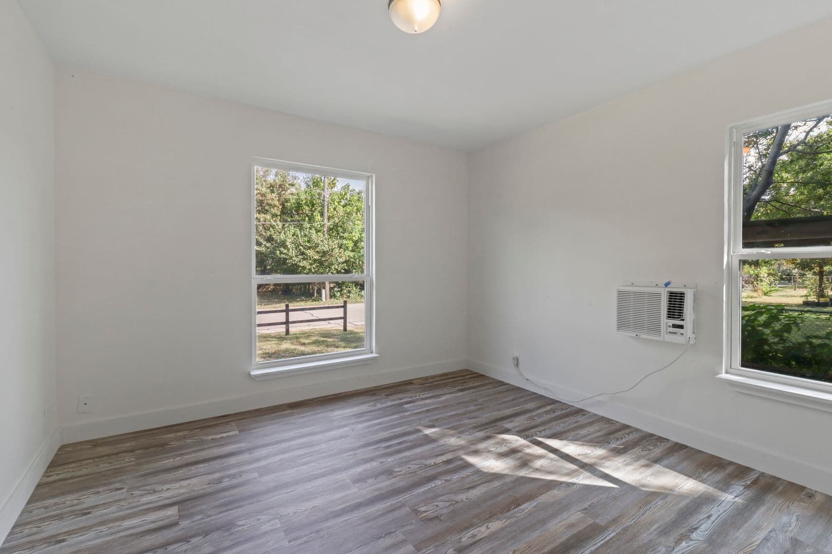Denton House: 1415 Snyder St