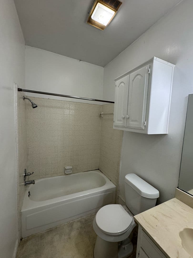 Denton House: 201 E Windsor Dr