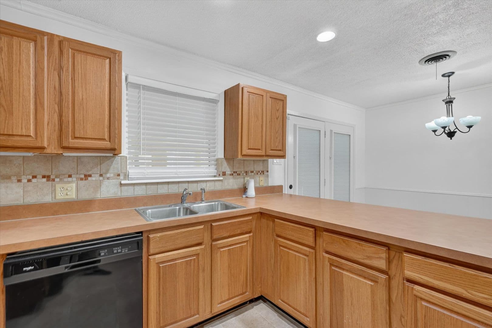 Dallas House: 2539 Highwood Dr