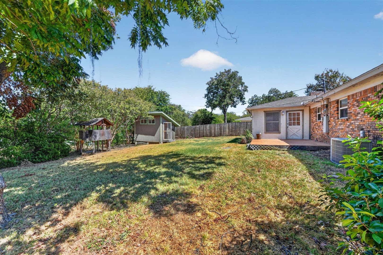 Fort Worth House: 5900 Whitman Ave.