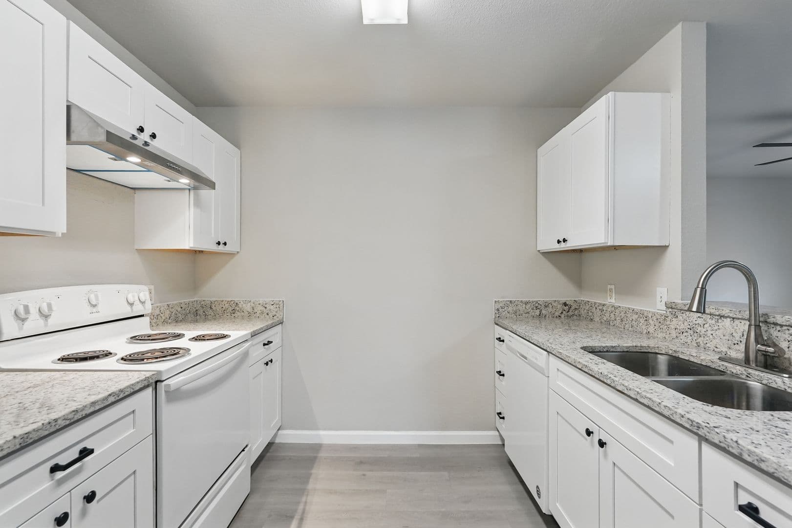 Lancaster House: 921 Potomac Dr