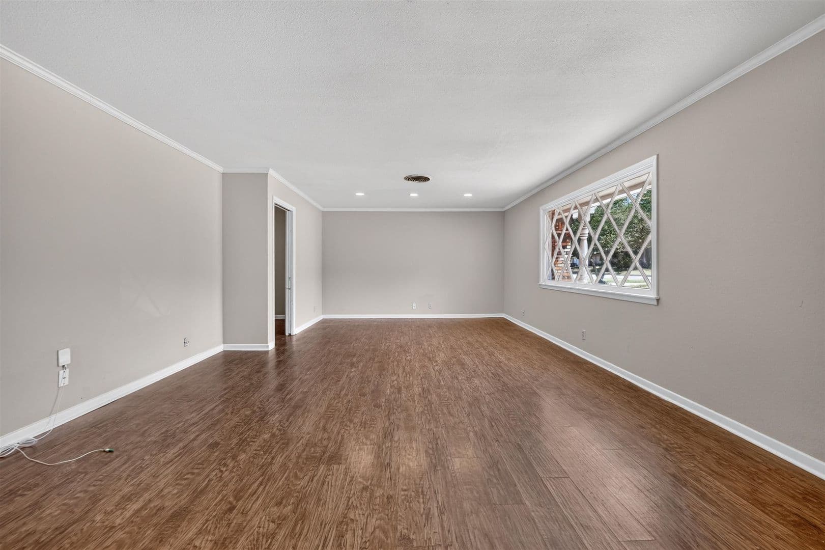 Fort Worth House: 5900 Whitman Ave.