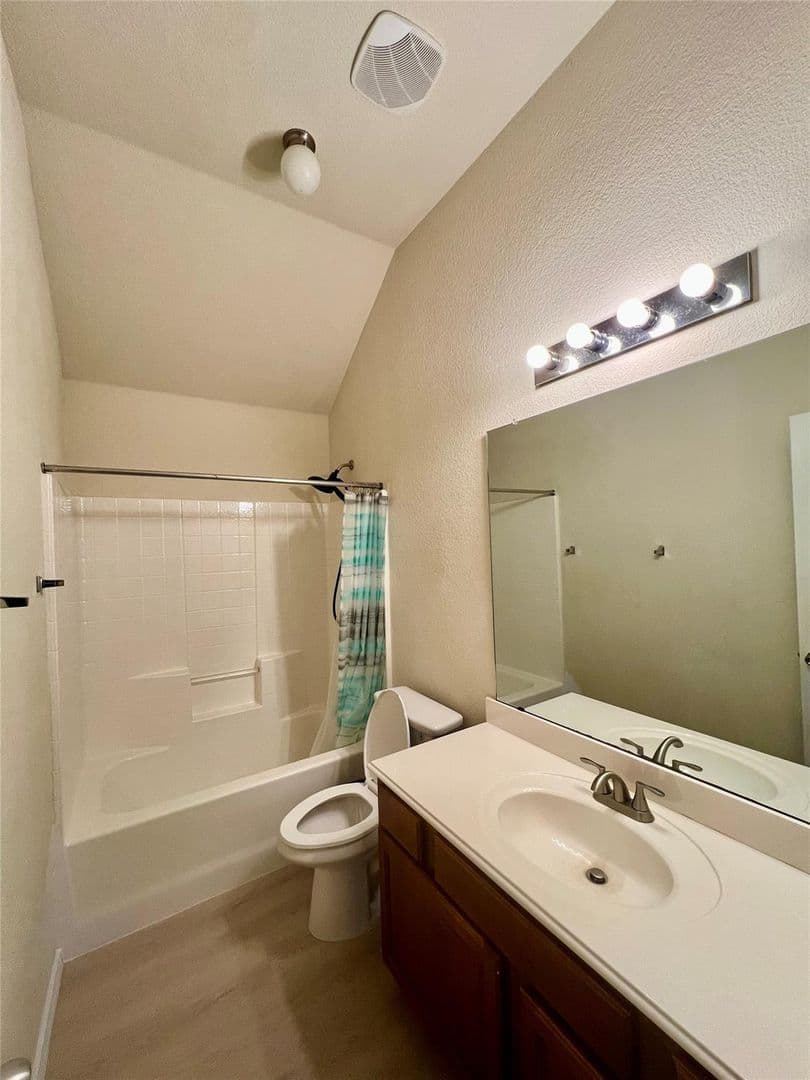 Arlington House: 1801 Kathryn Ct