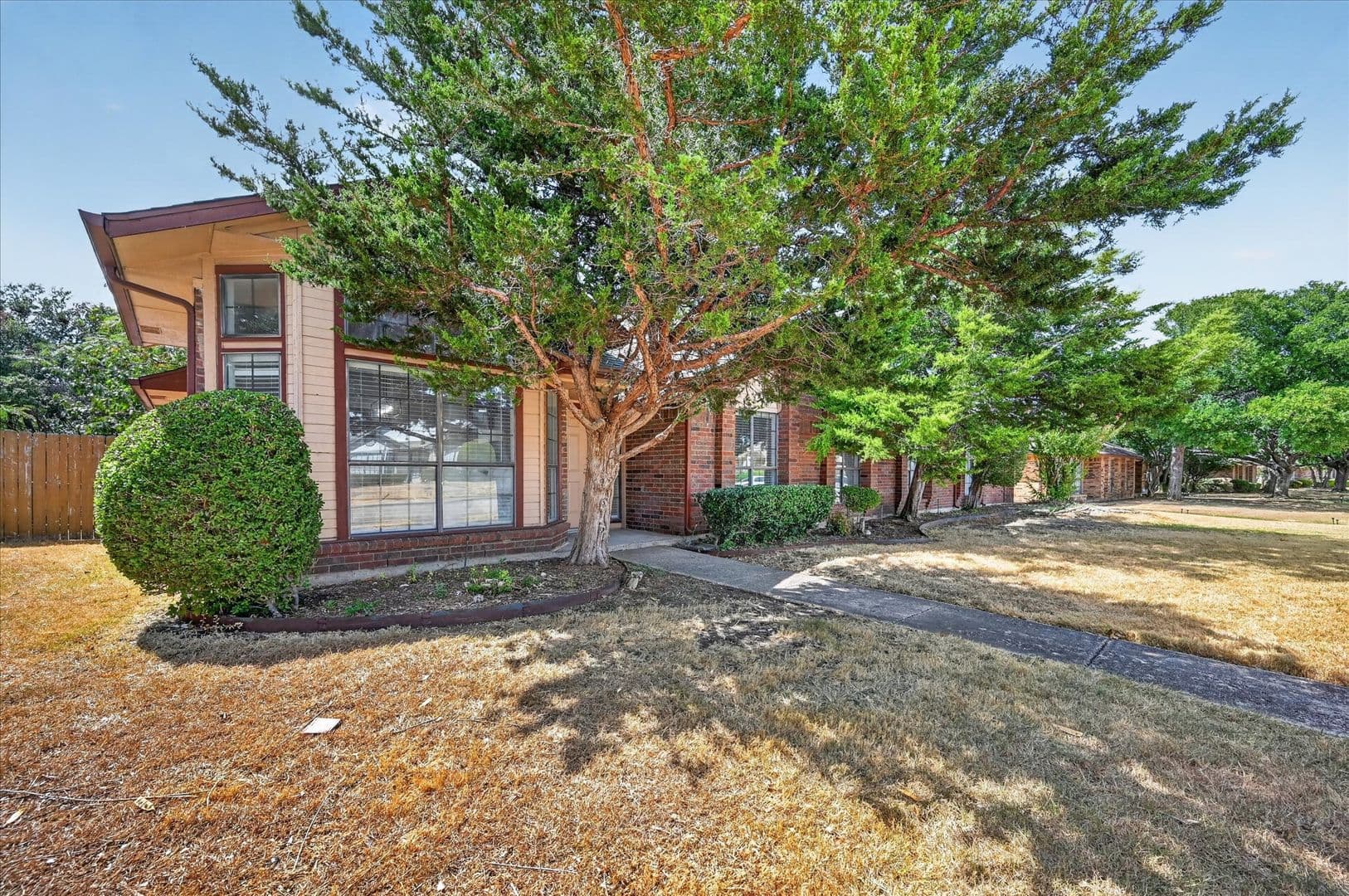 Dallas Apartment: 4050 Saint Christopher Ln