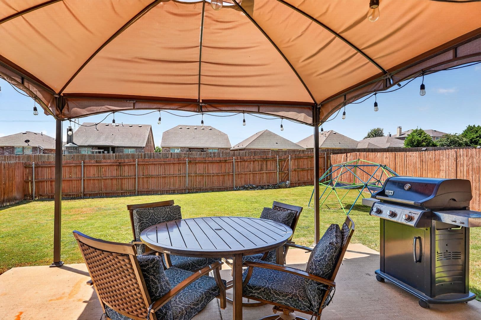 Wylie House: 1722 Oak Glen Dr