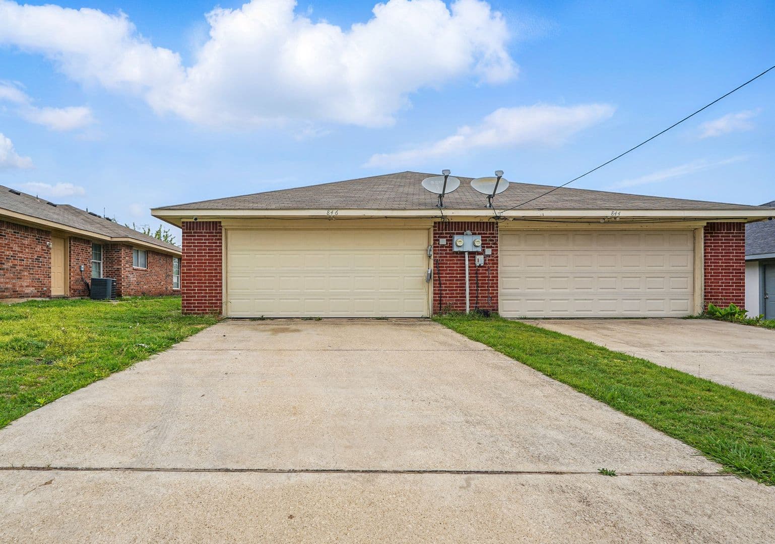 Lancaster House: 921 Potomac Dr