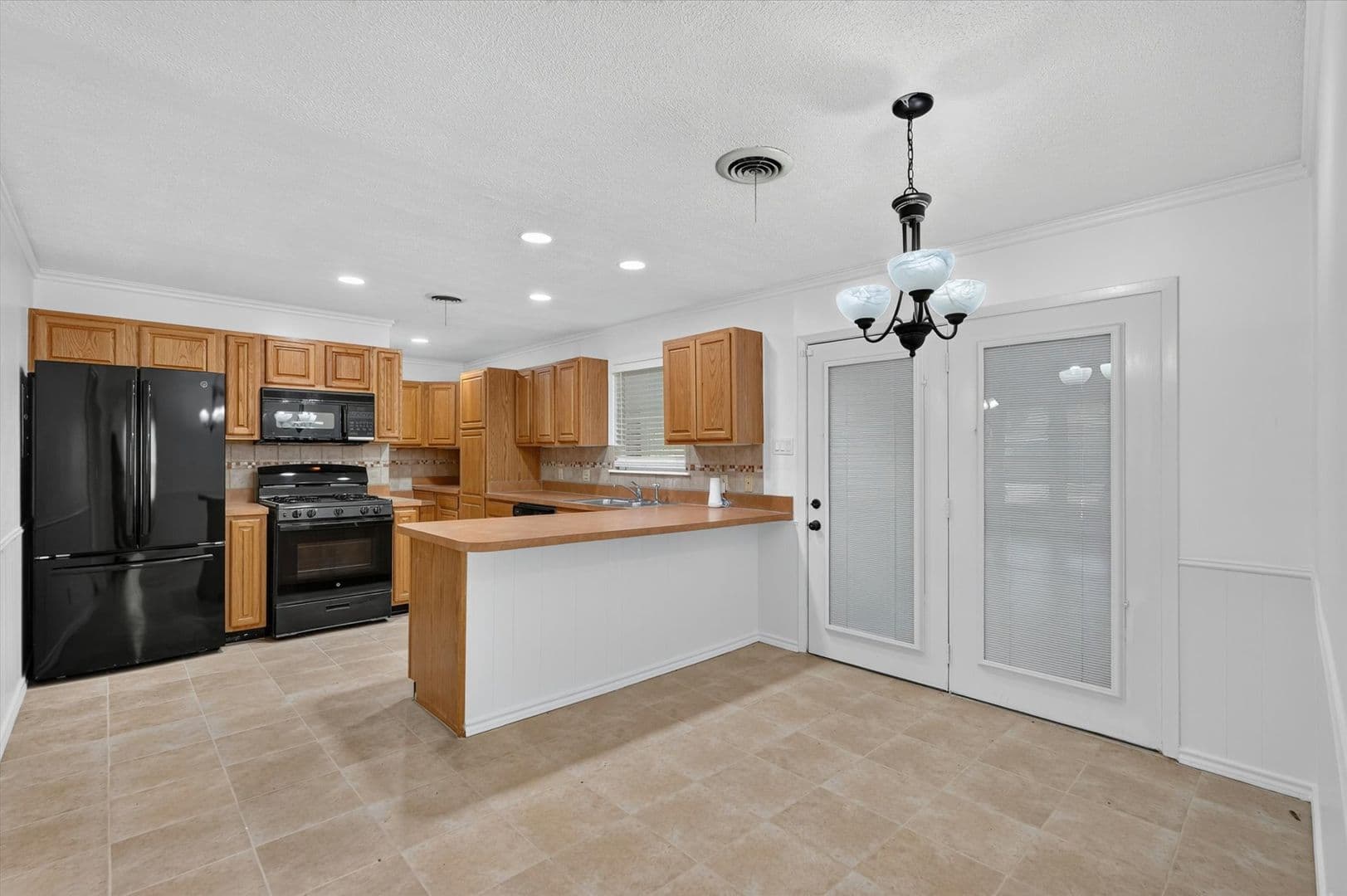 Dallas House: 2539 Highwood Dr