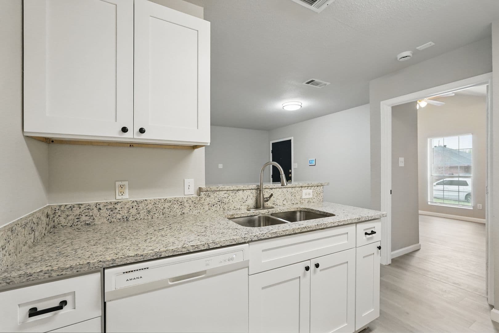 Lancaster House: 921 Potomac Dr