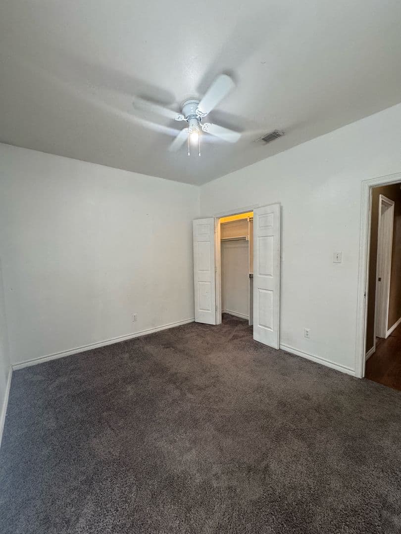 Denton House: 201 E Windsor Dr