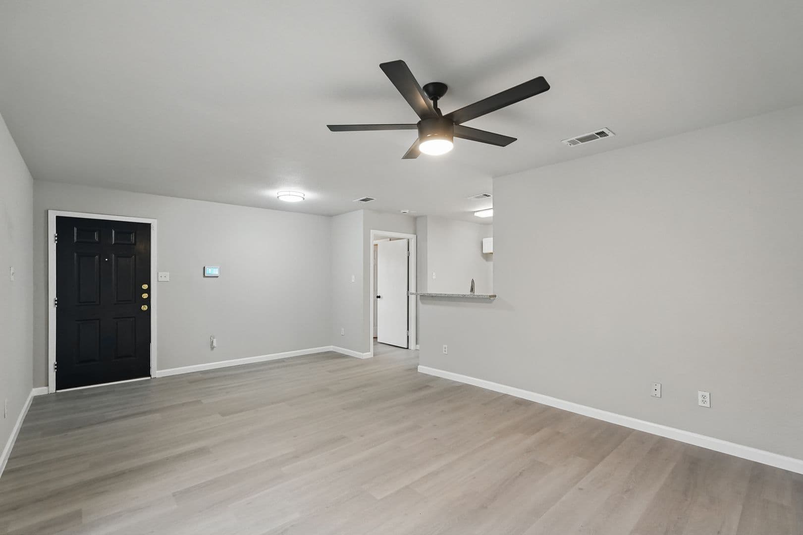 Lancaster House: 844 Potomac Dr