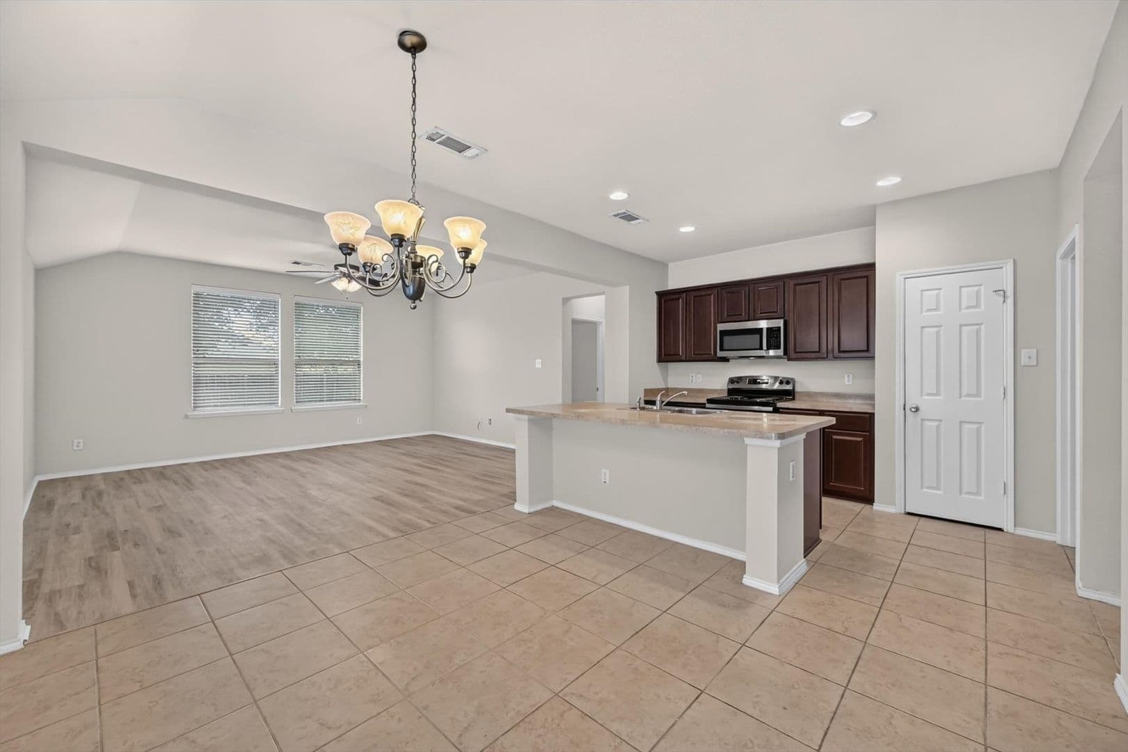 Forney House: 2143 Rains County Rd