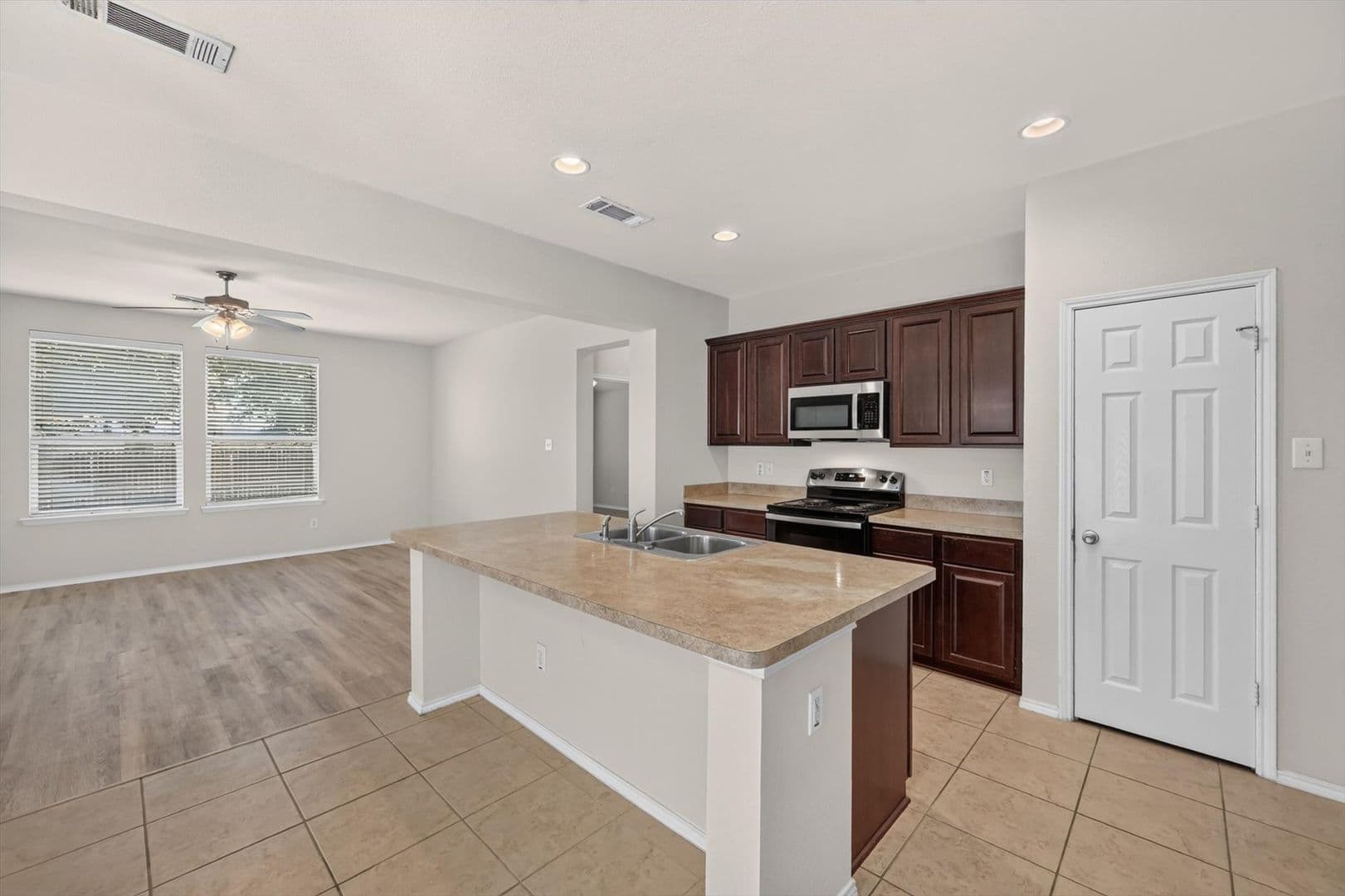 Forney House: 2143 Rains County Rd