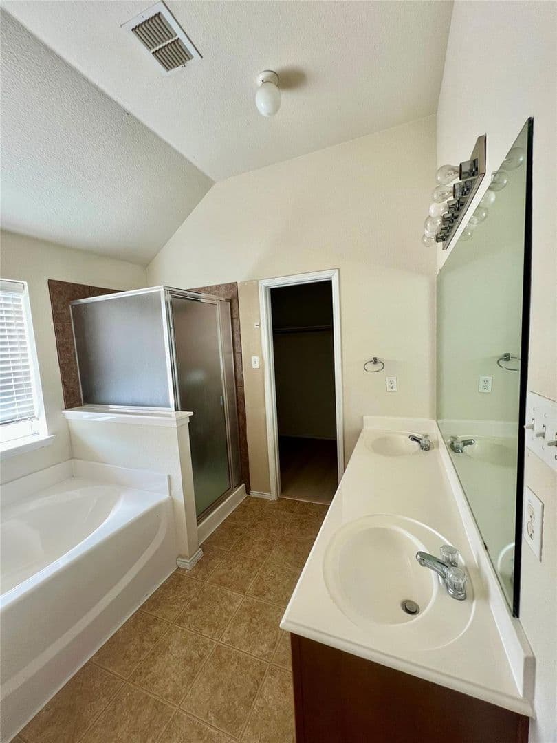 Arlington House: 1801 Kathryn Ct