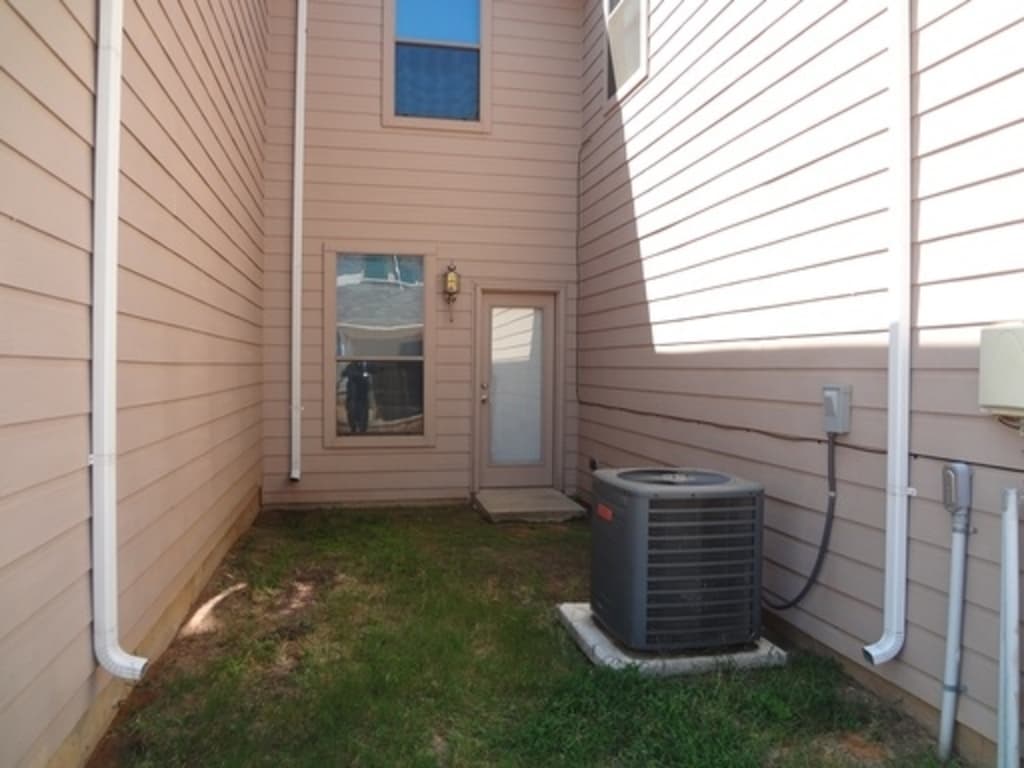 Denton Townhome: 5405 Soledad Dr