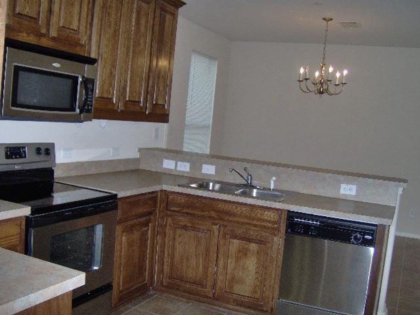Denton Townhome: 5413 Soledad Dr