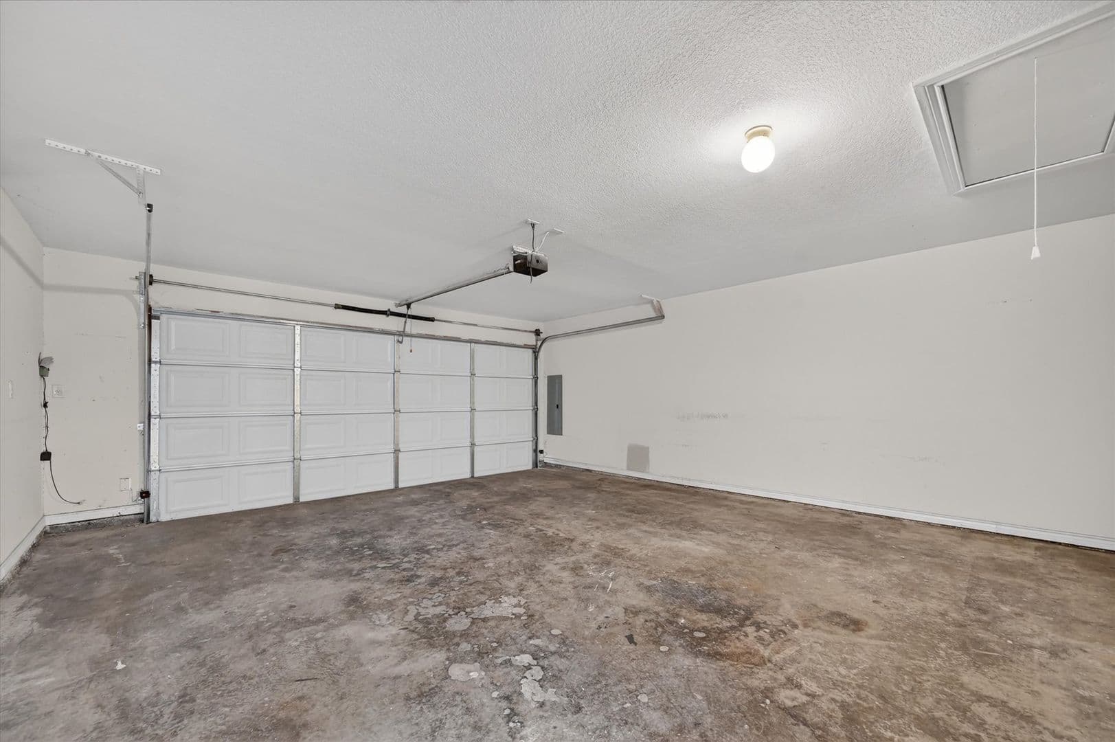 Dallas Apartment: 4050 Saint Christopher Ln
