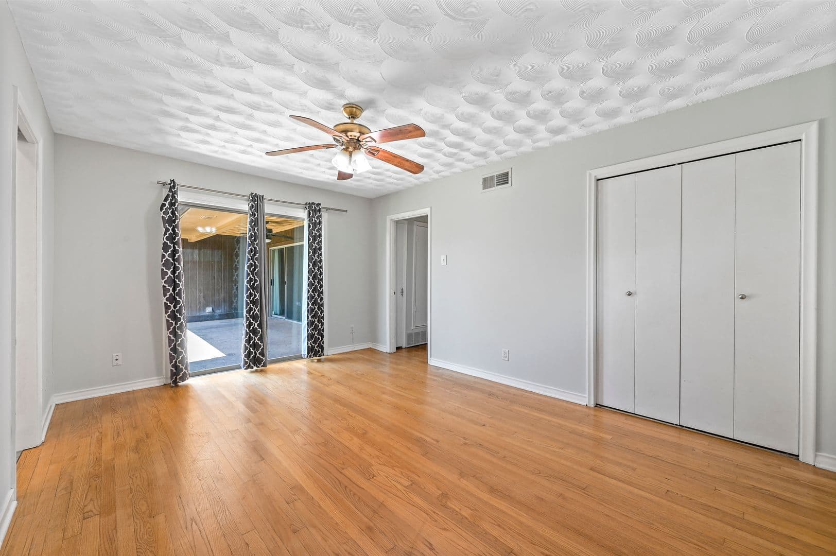 Dallas House: 3468 Townsend Dr.